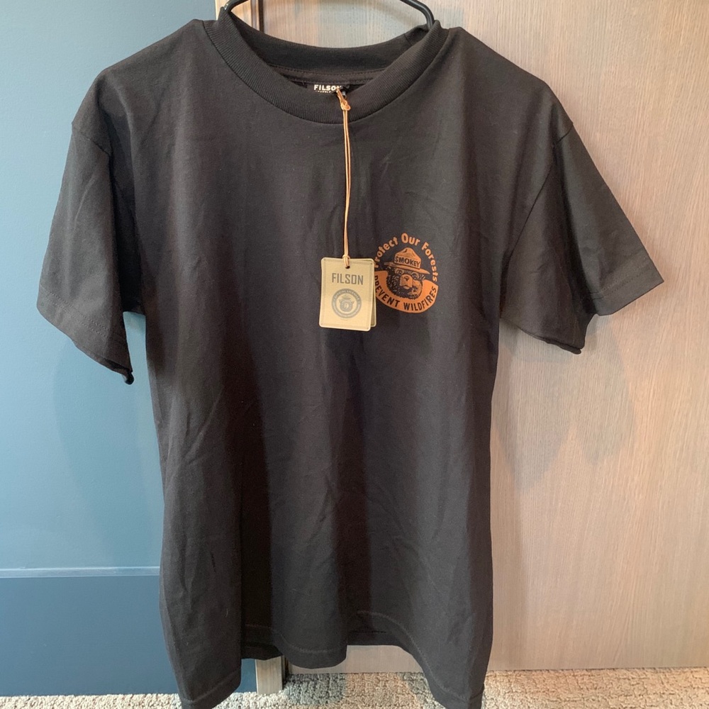 Men’s Smokey the Bear tshirt Filson NWT